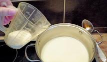 Манная каша на молоке – как приготовить без комочков?